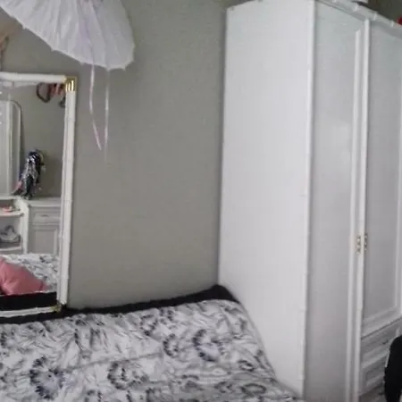 Privatunterkunft Comfortable House Center Burgo